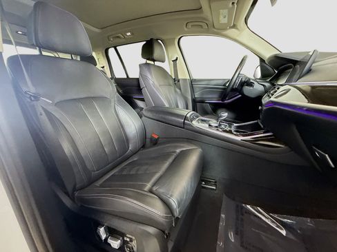 Used 2019 BMW X7 xDrive40i w/ Cold Weather Package image 29
