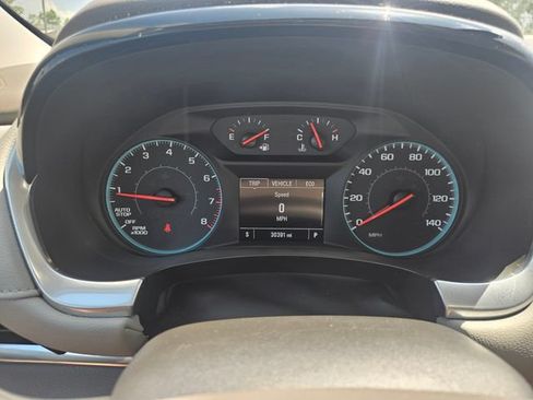 Used 2021 Chevrolet Traverse LT FWD image 15