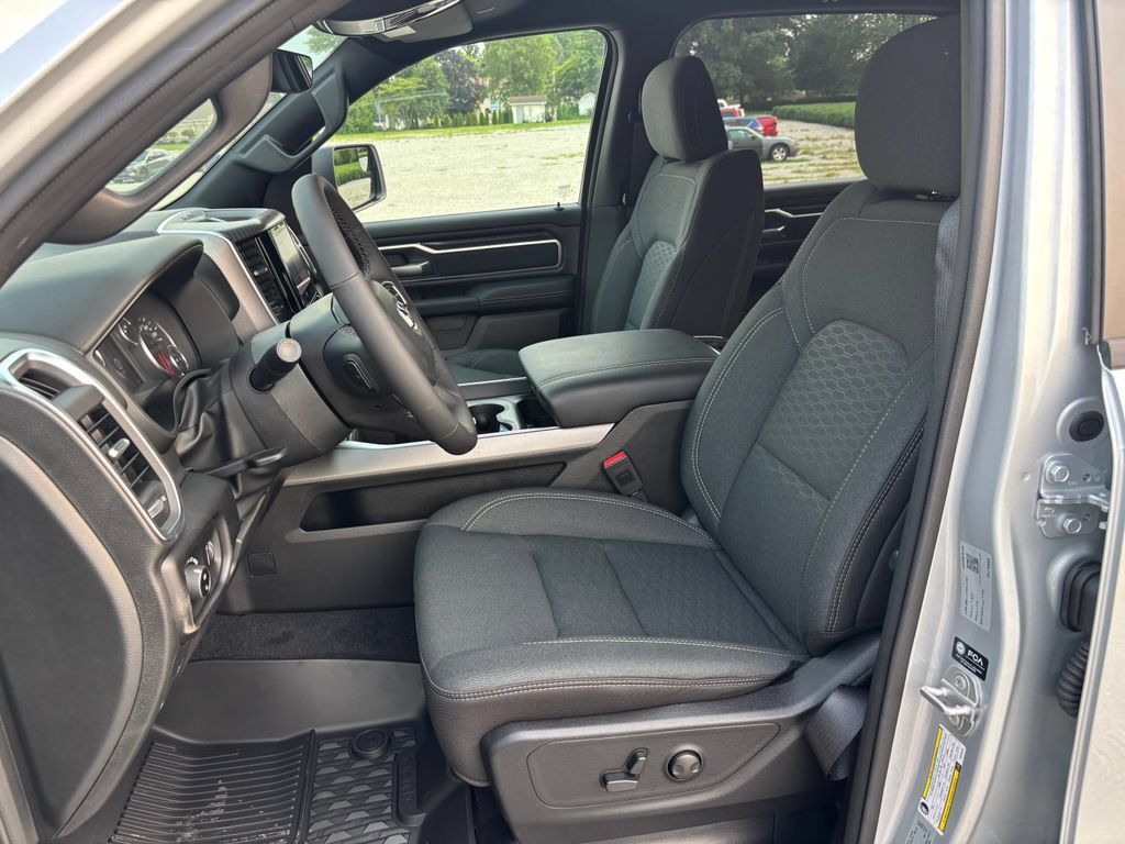 Used 2026 RAM 1500 Big Horn AWD/4WD image 3