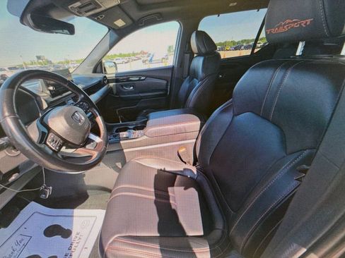 Used 2024 Honda Pilot TrailSport image 5