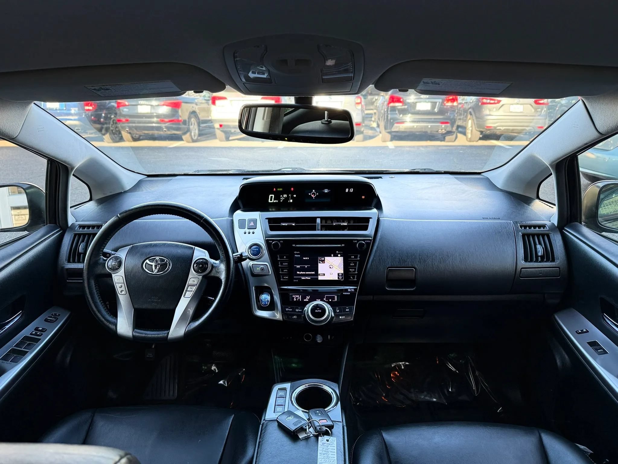 Used 2017 Toyota Prius V Four w/ Carpet Mat Package FWD image 11