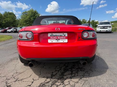 Used 2007 MAZDA MX-5 Miata Grand Touring RWD image 18