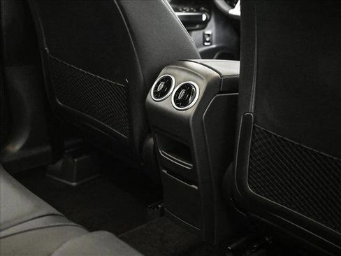 New 2026 Mercedes-Benz GLB 250 4MATIC image 19