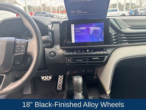 Used 2025 Toyota Camry SE image 19