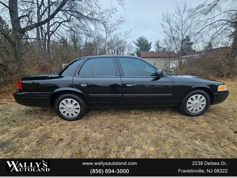 Used 2011 Ford Crown Victoria Police Interceptor image 16