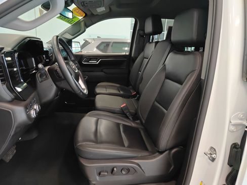 Used 2025 GMC Sierra 1500 SLT AWD/4WD image 12