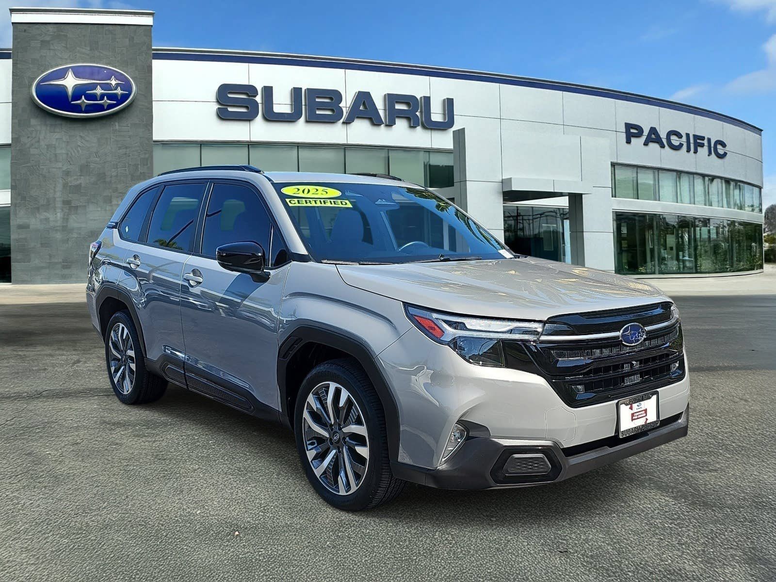 Certified 2025 Subaru Forester Touring AWD/4WD image 1