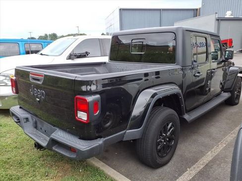 Used 2022 Jeep Gladiator Sport AWD/4WD image 9