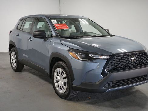 Used 2024 Toyota Corolla Cross L image 3