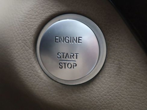 Used 2015 Mercedes-Benz GL 320 BlueTEC 4MATIC w/ Premium I Package image 37