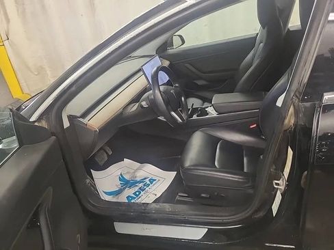 Used 2018 Tesla Model 3 Long Range image 8