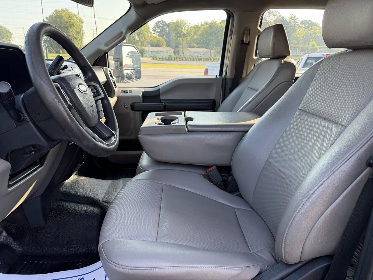 Used 2022 Ford F550 4x4 Crew Cab Super Duty w/ Power Equipment Group image 9