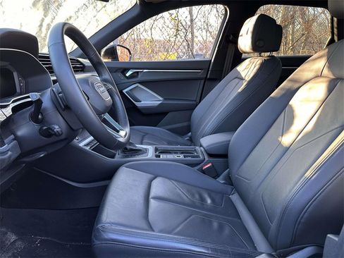 Used 2023 Audi Q3 2.0T Premium w/ Convenience Package image 12