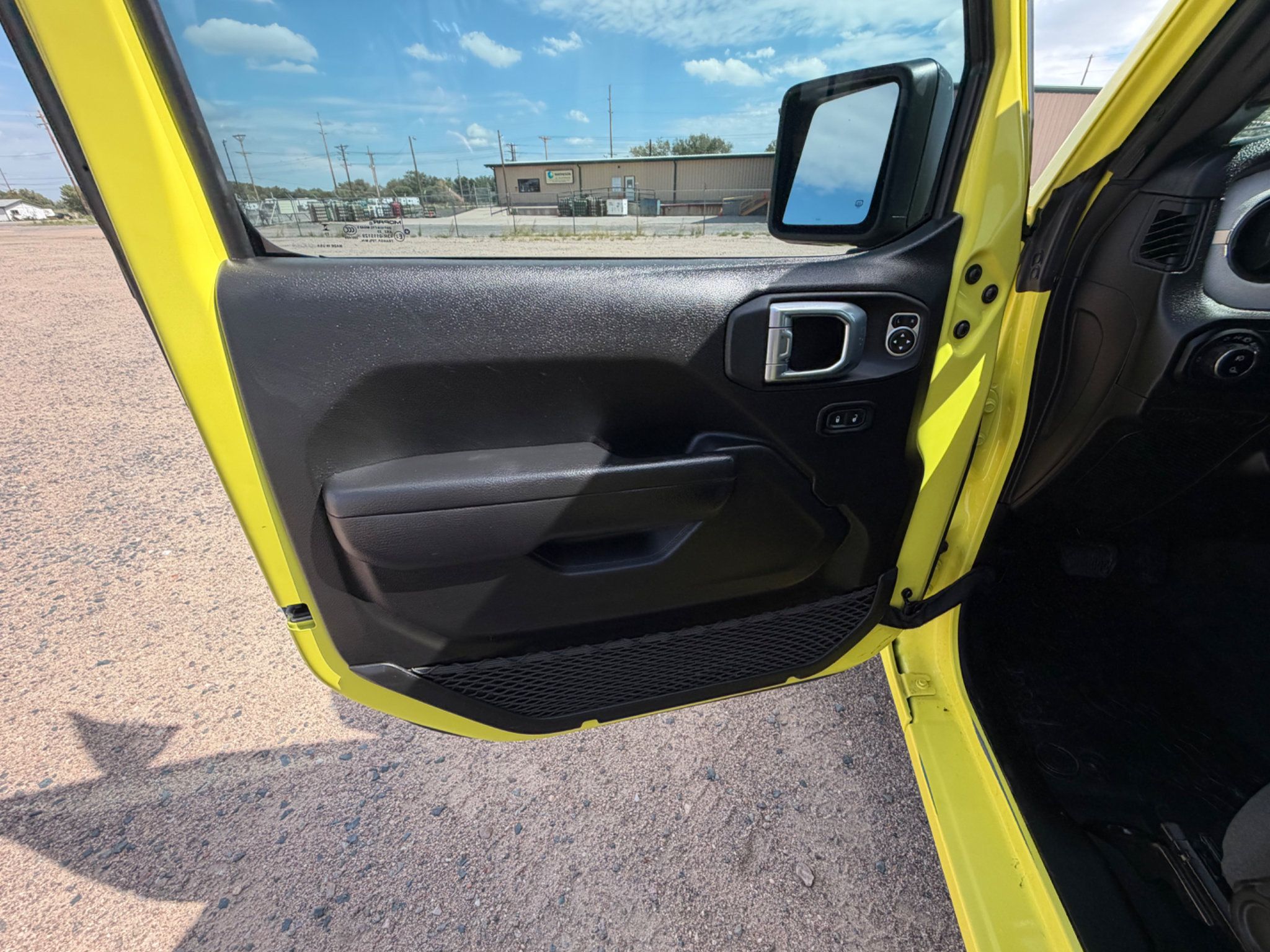Used 2024 Jeep Gladiator Sport AWD/4WD image 16