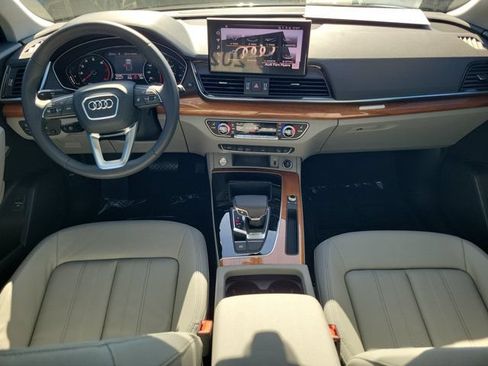 Certified 2023 Audi Q5 2.0T Premium w/ Convenience Package AWD/4WD image 2