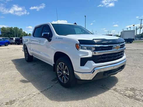 Used 2024 Chevrolet Silverado 1500 LT AWD/4WD image 11