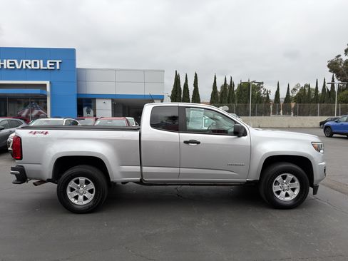 Used 2020 Chevrolet Colorado W/T w/ WT Convenience Package AWD/4WD image 9