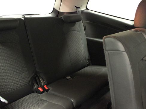 Used 2012 Chevrolet Traverse LT FWD image 15