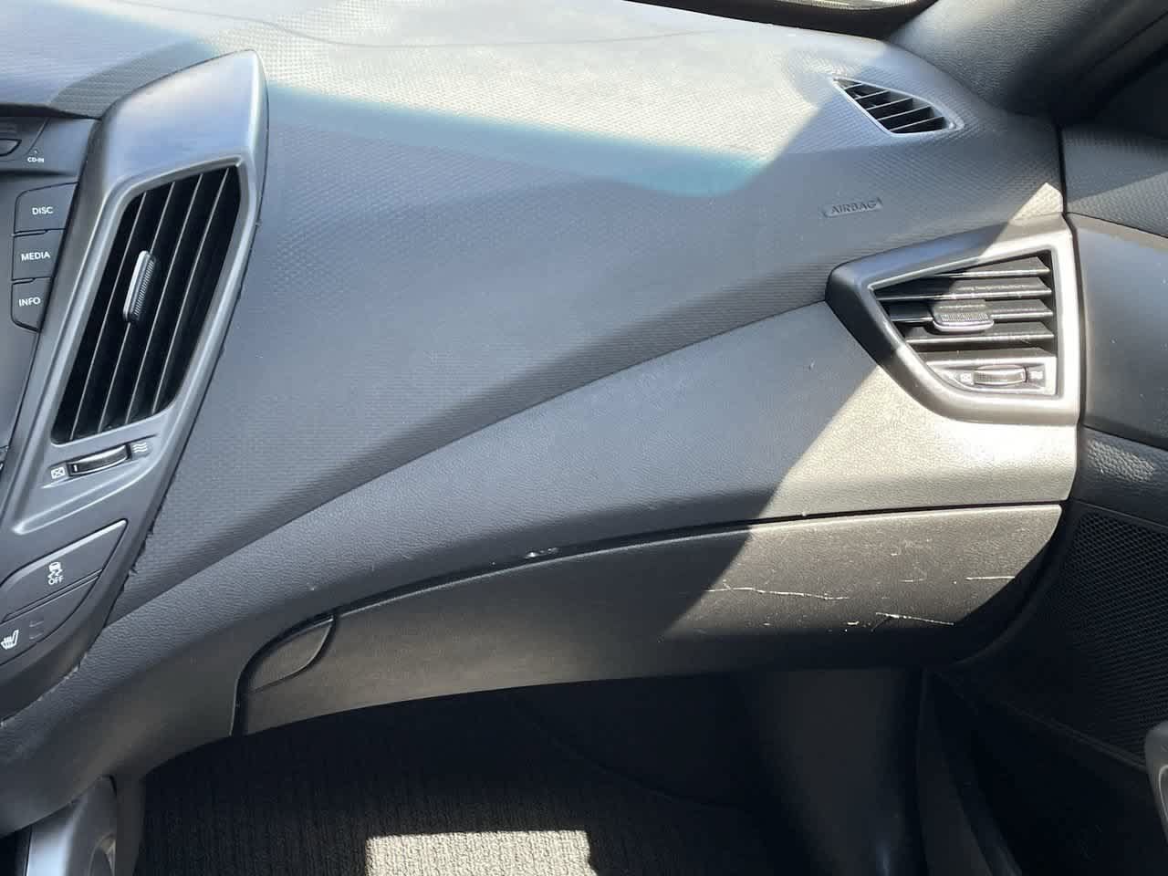 Used 2016 Hyundai Veloster Turbo FWD image 16