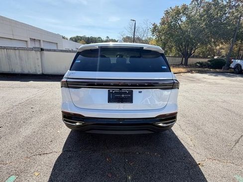 New 2026 Lincoln Nautilus Premier image 8