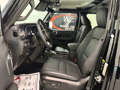 New 2026 Jeep Wrangler Unlimited Sahara AWD/4WD image 8