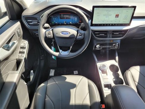 New 2025 Ford Escape SE w/ PHEV Premium Package image 7