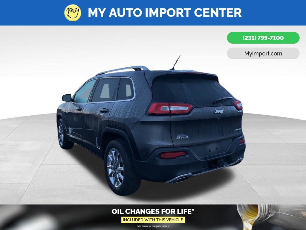 Used 2017 Jeep Cherokee Limited w/ Trailer Tow Group AWD/4WD image 4