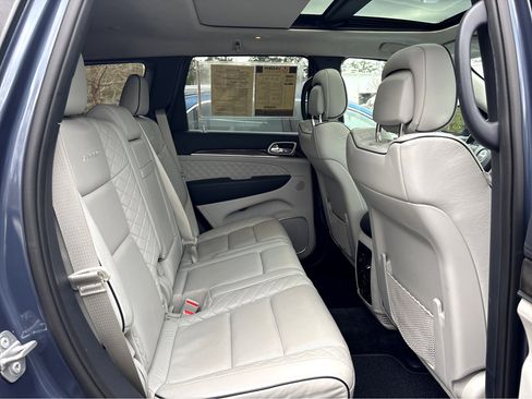Used 2019 Jeep Grand Cherokee Summit image 14