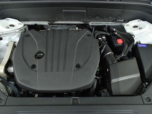 Certified 2024 Volvo XC90 B5 Core w/ Climate Package image 36