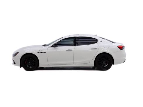 Used 2024 Maserati Ghibli Modena Q4 AWD/4WD image 3