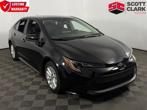 Used 2023 Toyota Corolla LE w/ LE Convenience Package FWD image 1