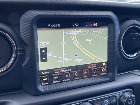 Used 2022 Jeep Gladiator Overland image 13