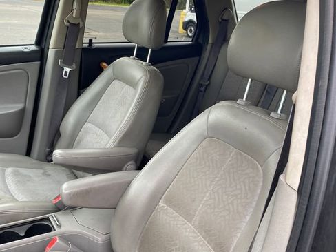 Used 2006 Saturn Vue 2WD V6 w/ Sun & Sound Pkg image 10