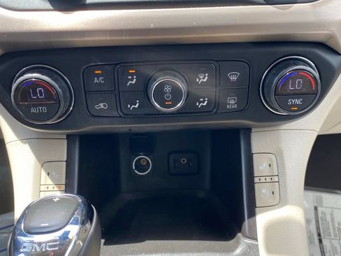 Used 2019 GMC Acadia Denali FWD image 27