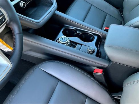 New 2026 Ford Explorer Active w/ Active Comfort Package image 7
