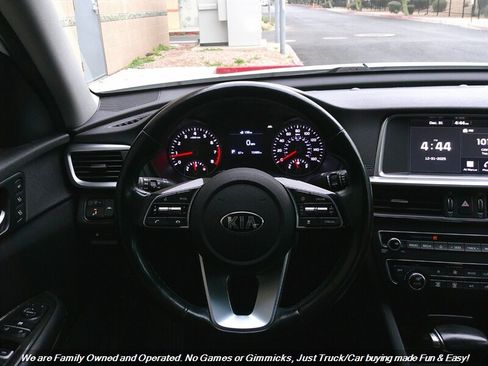 Used 2020 Kia Optima Premium image 32