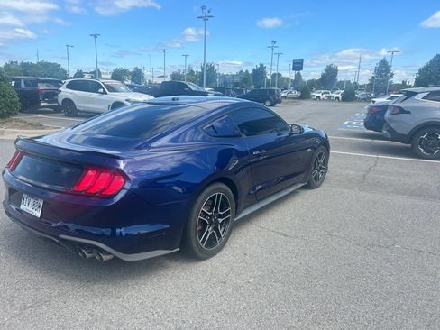 Used 2019 Ford Mustang GT RWD image 2