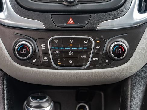 Used 2018 Chevrolet Equinox LT AWD/4WD image 13