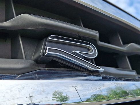 Used 2022 Volkswagen Atlas SEL R-Line AWD/4WD image 34
