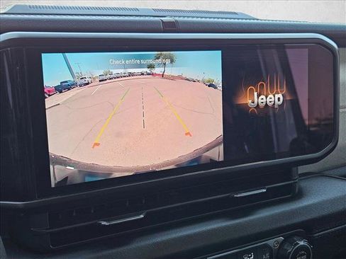Used 2024 Jeep Wrangler Unlimited Sahara AWD/4WD image 19