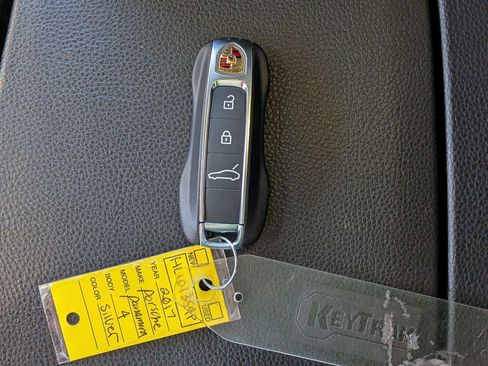 Used 2017 Porsche Panamera 4 image 35