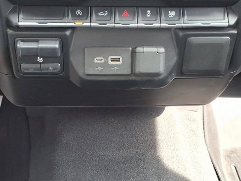 Used 2021 Chevrolet Silverado 1500 LT AWD/4WD image 18