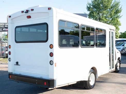 Used 2017 Ford E-450 and Econoline 450 Super Duty w/ Shuttle Bus Prep Package RWD image 11