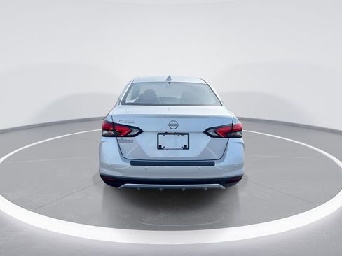 Used 2025 Nissan Versa SV FWD image 7