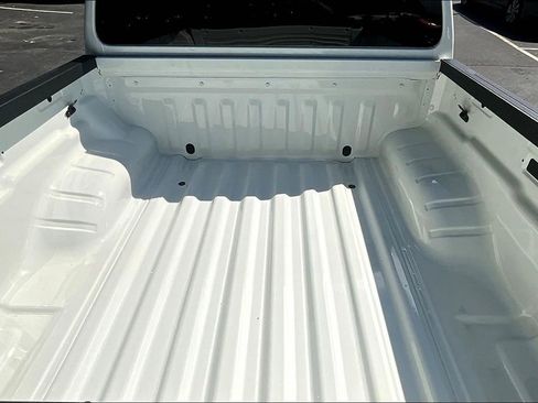 Used 2025 Nissan Frontier SV image 20