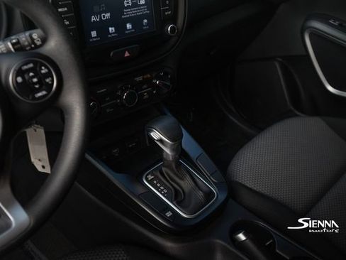 Used 2020 Kia Soul LX image 30