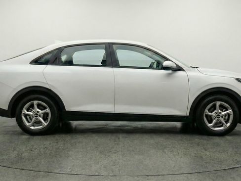 Used 2025 Kia K4 LXS image 11