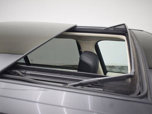 Used 2021 Land Rover Range Rover P525 Westminster Edition LWB image 18