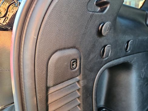 Used 2021 Jeep Grand Cherokee Laredo X image 33