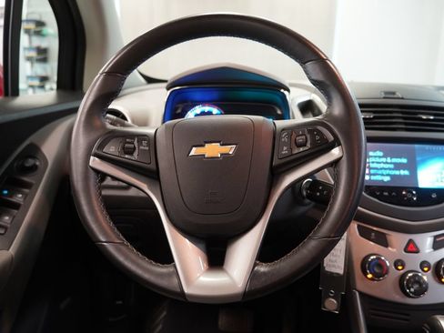 Used 2015 Chevrolet Trax LT w/ LT Sun and Sound Package FWD image 19